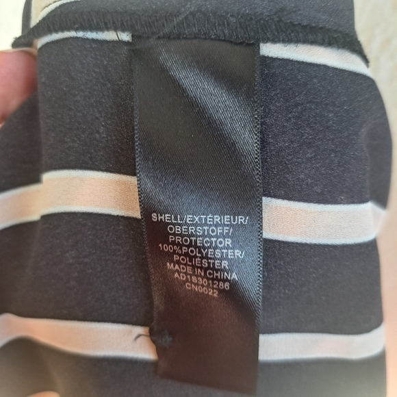 🆕️ADRIANNA PAPEEL TOP - Picture 5 of 5